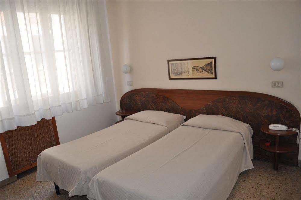 Hotel Cecile Pisa Exterior foto